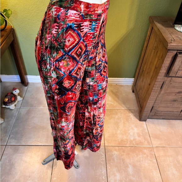 Chelsea & Violet Red and Blue Wide Leg Pants - Picture 10 of 11